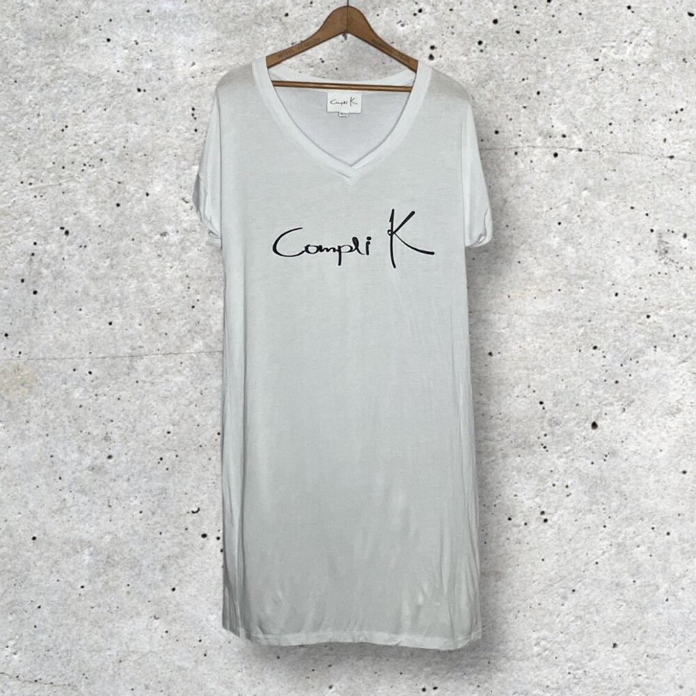 Compli K One Size O/S White V-Neck Logo Soft Knit T-Shirt Love Pullover Dress‎